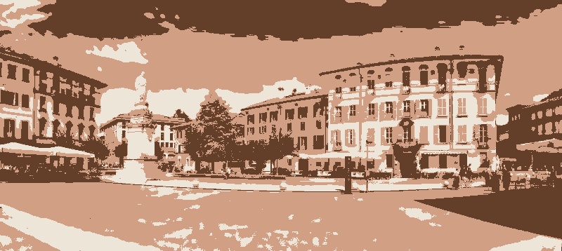 Panoramica di piazza Volta